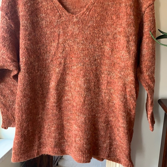 FREE PEOPLE burnt orange / rust colored sweater ✨ - Picture 3 of 5